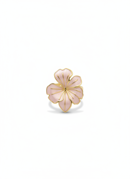 Anillo ajustable con flor esmaltada rosa palo y baño de oro 18K