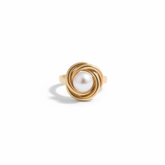 Anillo nudo de perla en acero con baño de oro 18K
