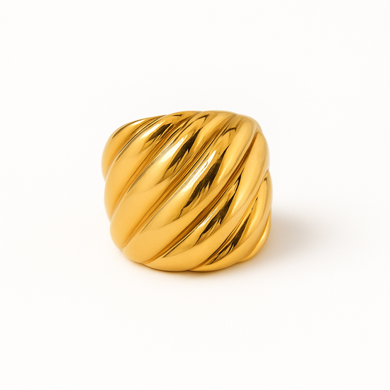 Anillo Élan dorado en acero inoxidable con baño de oro 18K
