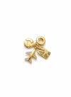 Charm dorado con avión, mundo y postal con circonitas, en acero con baño de oro 18K
