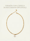 Collar dorado con colgante circular y opción de cápsula de recuerdos Bravata