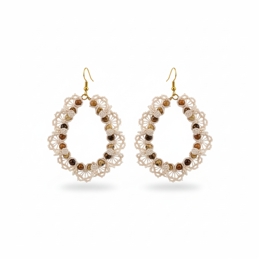 Pendientes crochet hechos a mano con piedras naturales en tonos coral o blanco