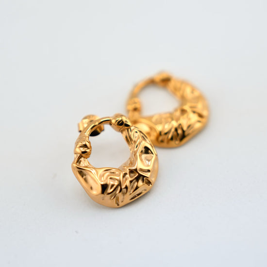 Pendientes Brava dorados en acero inoxidable con baño de oro 18K (PVD)