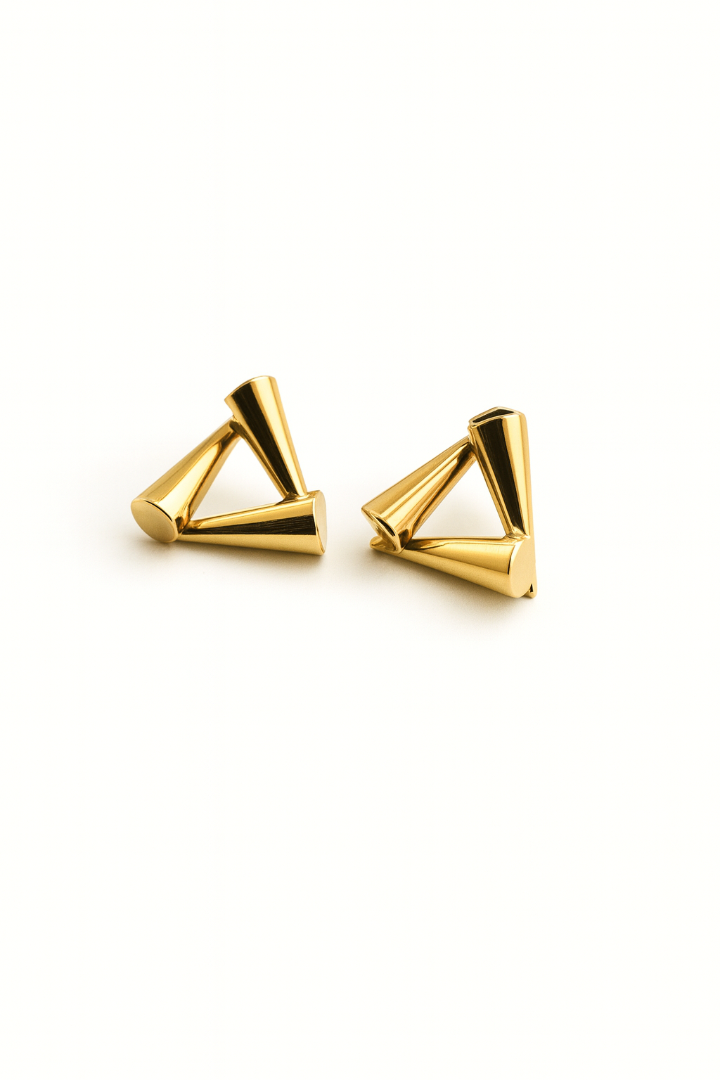 Pendientes Delta en acero inoxidable con baño de oro 18K o plateado (PVD)