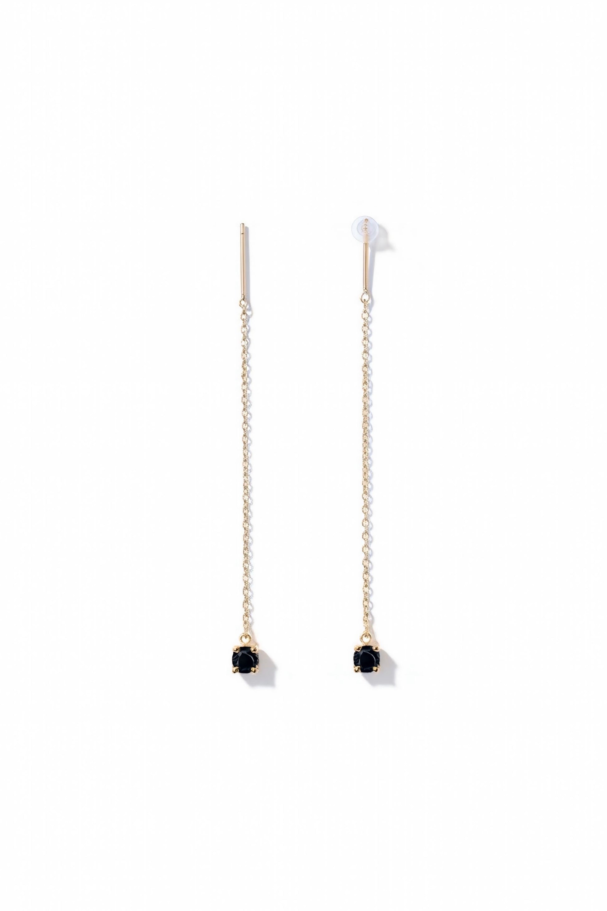 Pendientes de cadena dorados con circonita (negra) y barrita final (modelo Lumen Cadena)