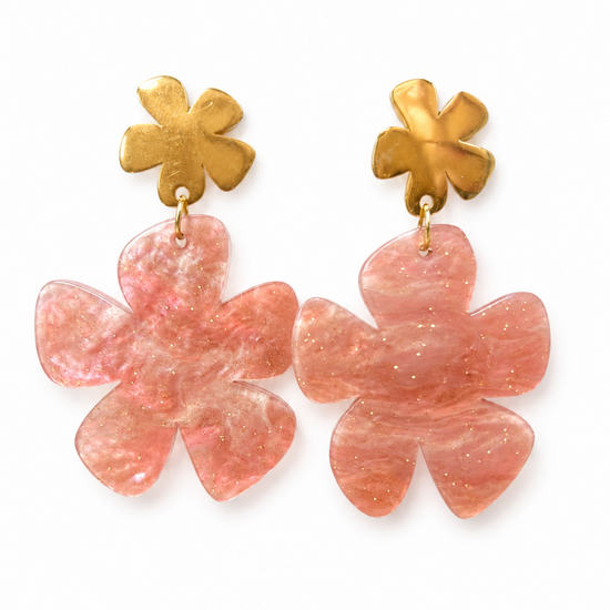 Pendientes Solenne BRAVATA de flores rosas con detalle dorado