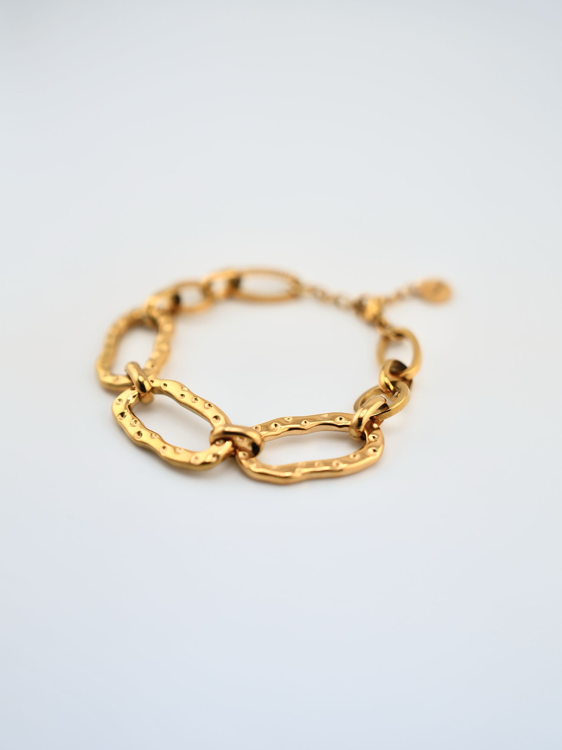 Pulsera Magna dorada en acero inoxidable con baño de oro 18K (PVD)