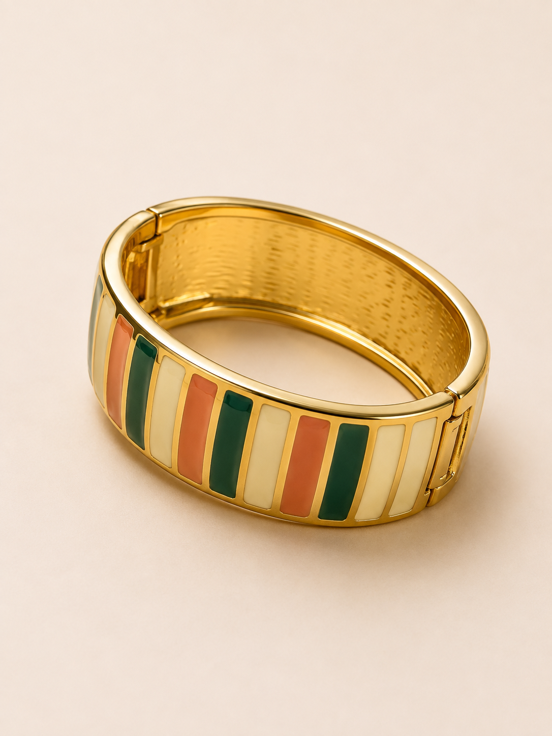 Pulsera Savia BRAVATA dorada con detalles verdes, rosas y crema