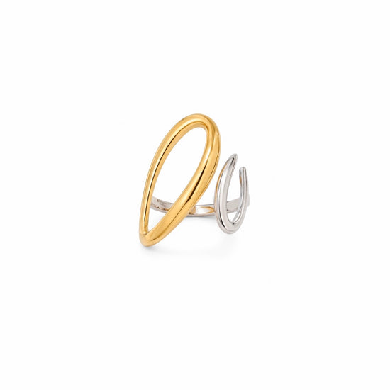 Anillo Aziel ajustable con diseño abierto bicolor, aro ovalado dorado y detalle ovalado plateado de BRAVATA.