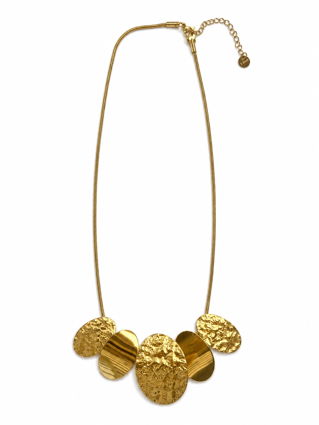 Collar Astera dorado con cinco placas ovaladas de acabado liso y texturizado de BRAVATA.