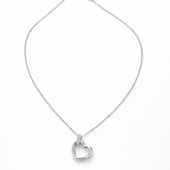 Collar de mujer en plata con colgante de corazón diseño elegante y minimalista