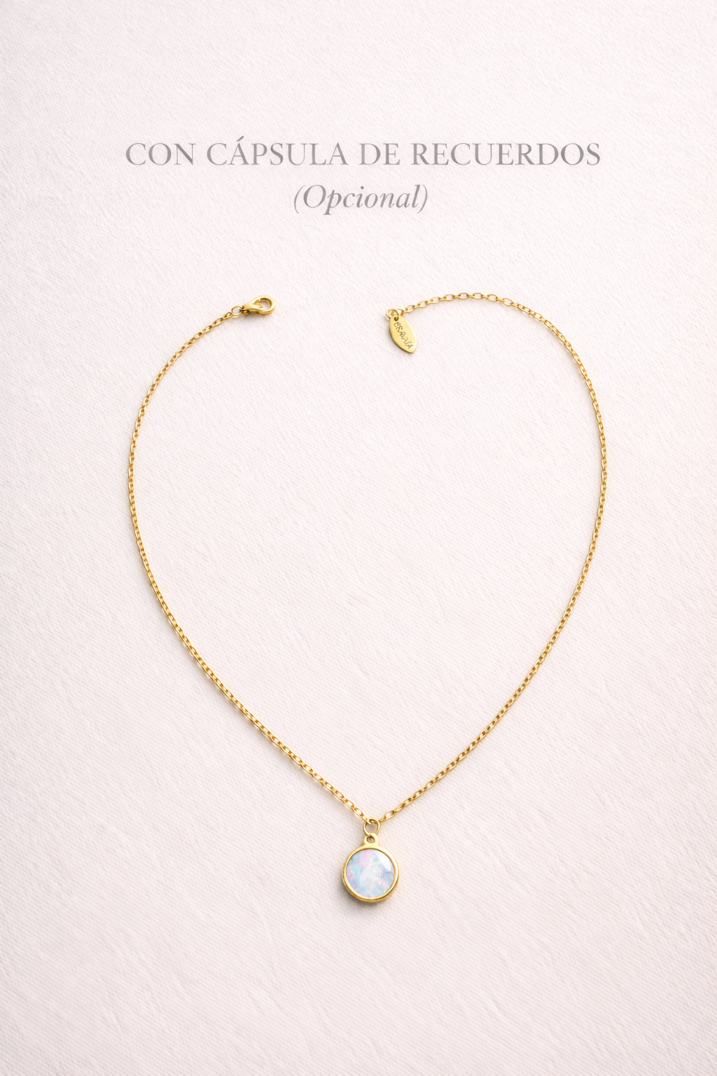 Collar dorado con cápsula de recuerdos Bravata con colgante personalizable