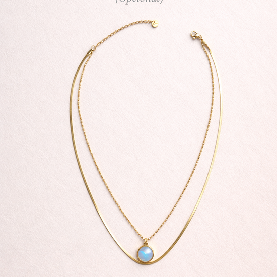 Collar dorado de doble cadena con cápsula de recuerdos Bravata opcional