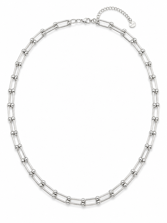 Collar Kael plateado con eslabones rectangulares y cierre ajustable de BRAVATA.