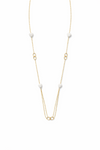 Collar largo dorado con corazones blancos y cadena fina para mujer