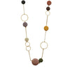 Collar minimalista de mujer con piedras naturales de colores y cadena dorada diseño elegante