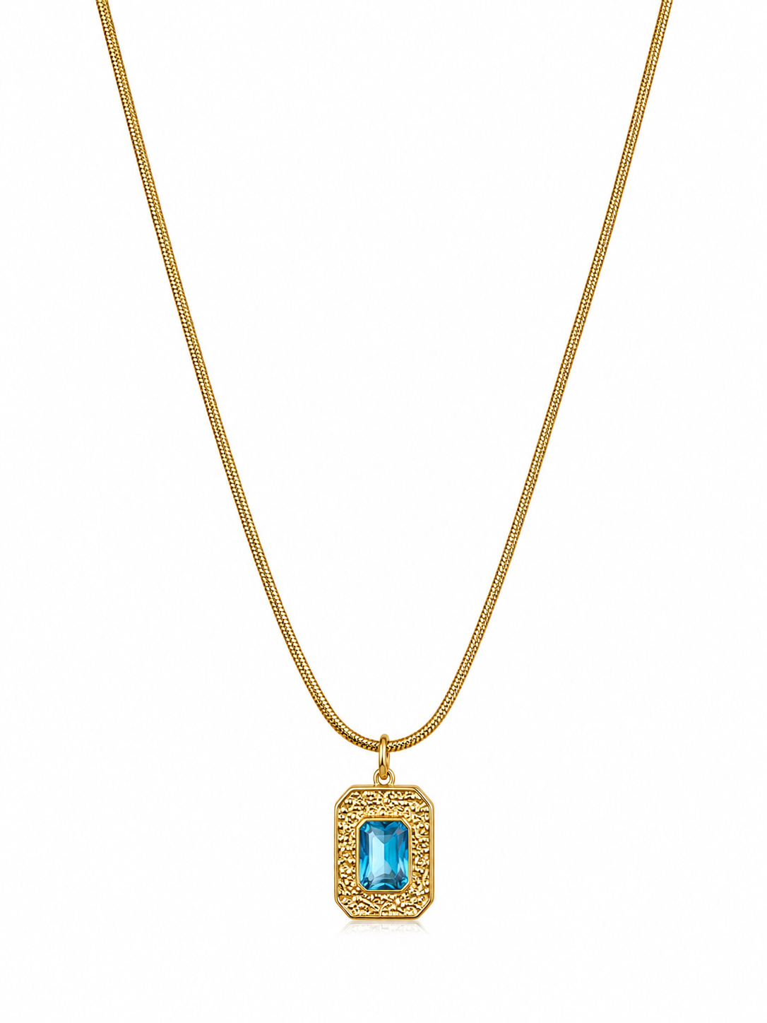 Collar dorado para mujer con colgante rectangular y piedra azul brillante de BRAVATA