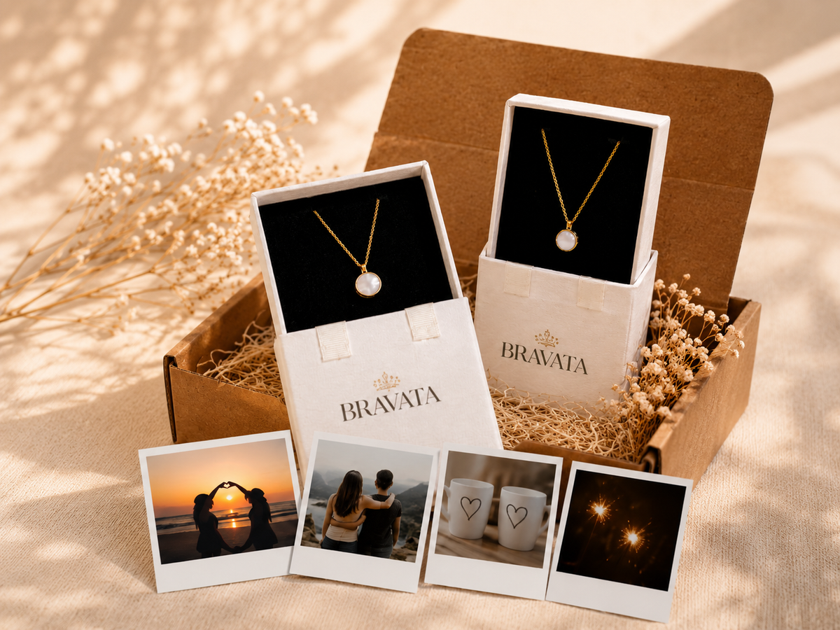 Pack Amistad BRAVATA con dos collares en estuches y fotografías de recuerdos compartidos