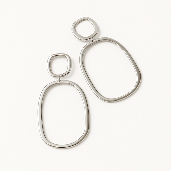 Pendientes Lena geométricos disponibles en dorado y plateado