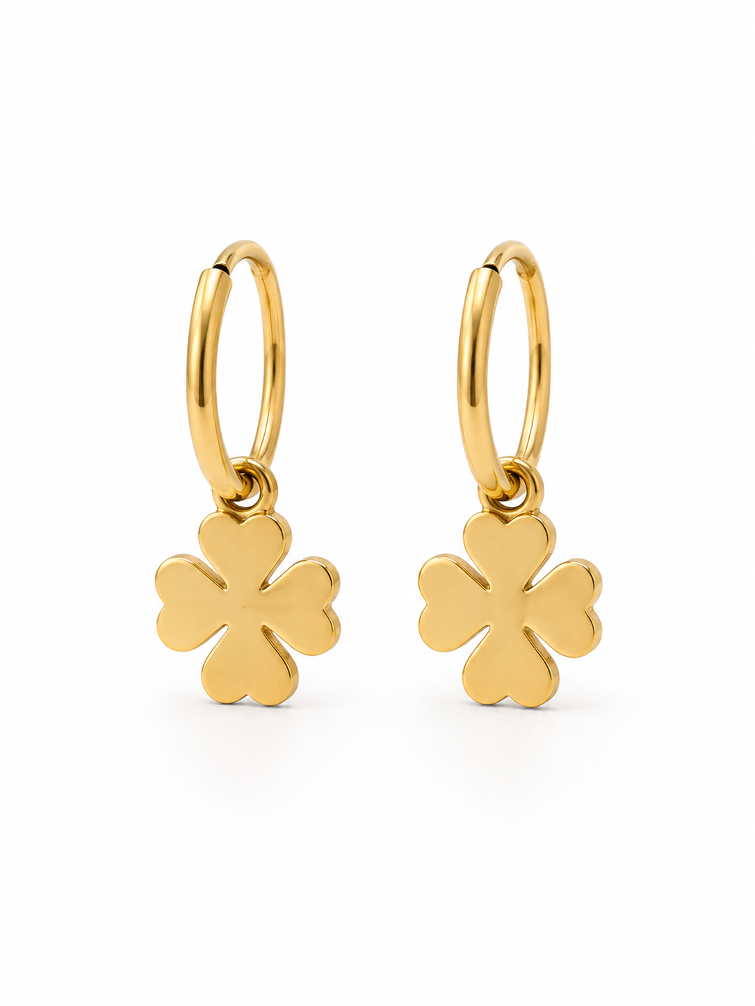 Pendientes Clovera dorados con aro y colgante de trébol de cuatro hojas