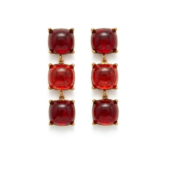 Pendientes largos dorados con piedras rojas brillantes. Un diseño elegante y sofisticado ideal para eventos, cenas o looks de noche.