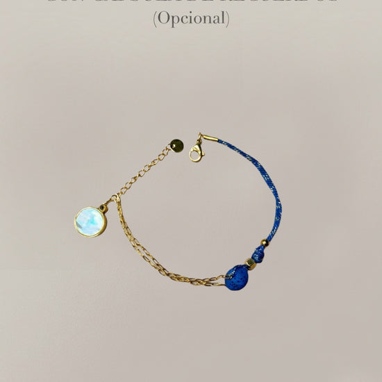 Pulsera azul con cordón y detalles dorados con cápsula de recuerdos opcional Bravata