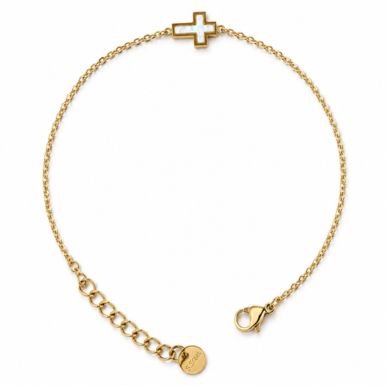 Pulsera Cruz dorada de cadena fina con motivo de cruz blanca nacarada y cierre ajustable de BRAVATA.