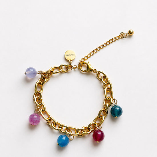 Pulsera dorada con colgantes de colores multicolor diseño elegante Bravata