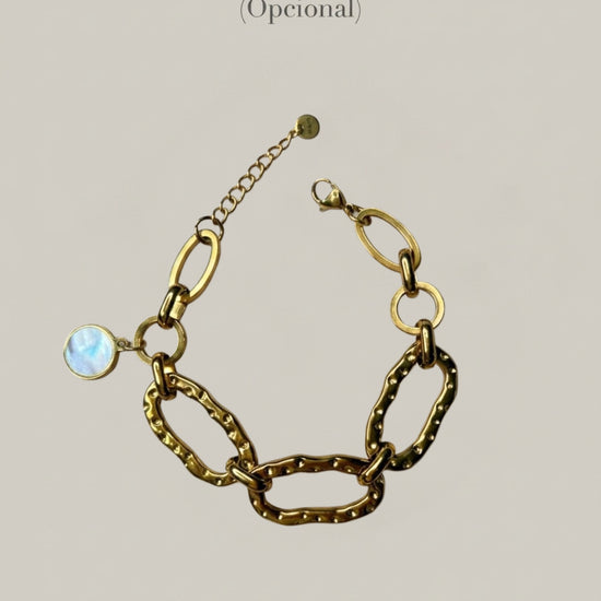 Pulsera dorada de eslabones grandes con cápsula de recuerdos opcional Bravata