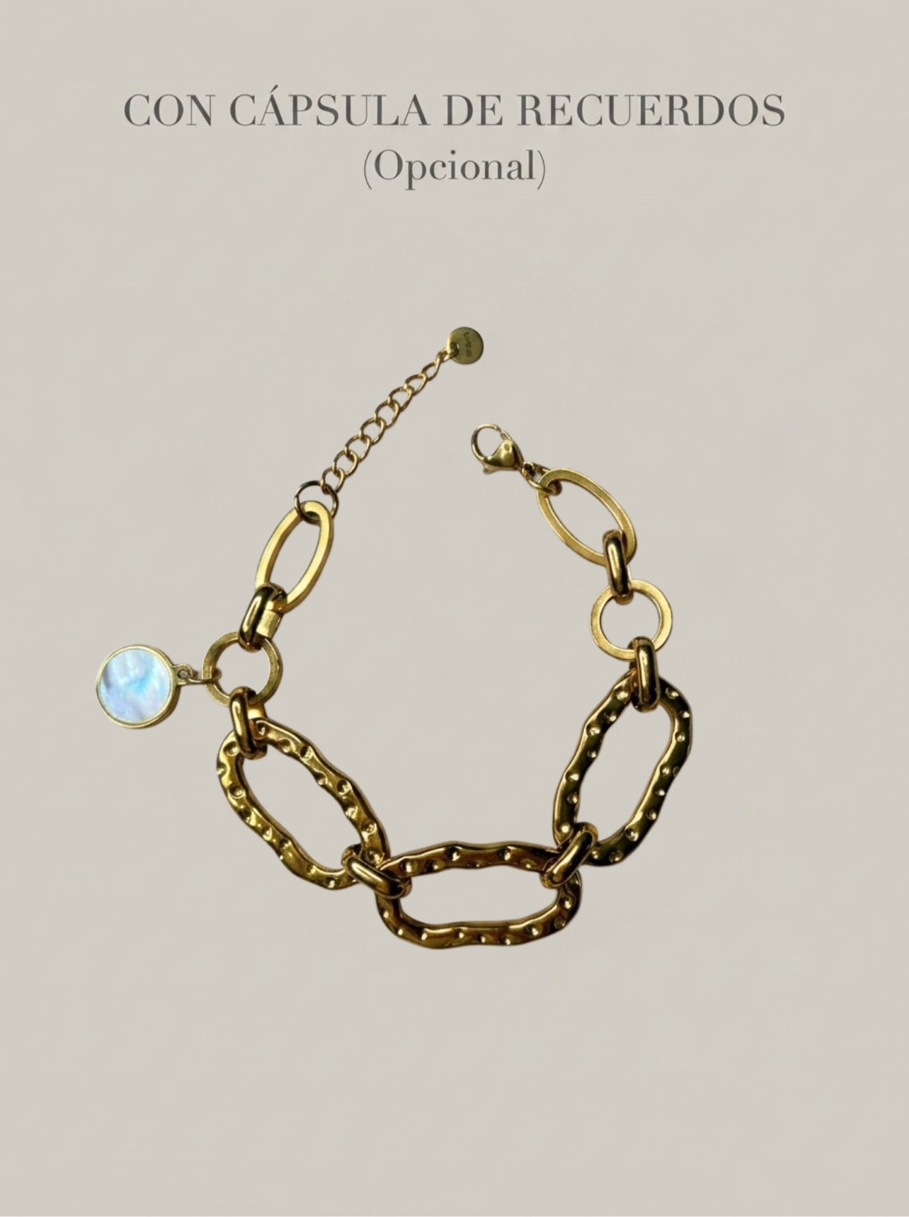 Pulsera dorada de eslabones grandes con cápsula de recuerdos opcional Bravata