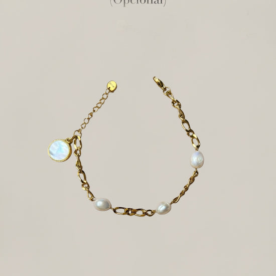 Pulsera dorada con perlas y cápsula de recuerdos opcional Bravata